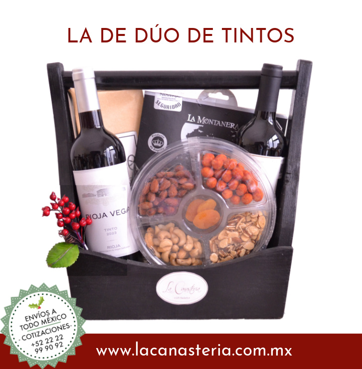 Arcones navideños con dos botellas de vino y productos gourmet