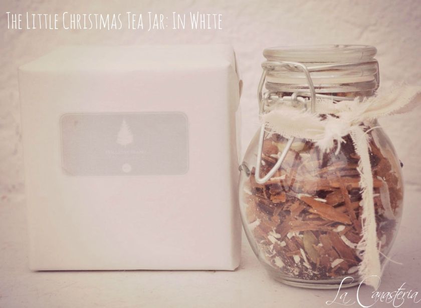 Thelittlechristmasteaboxblueeyestea_title_logowihte