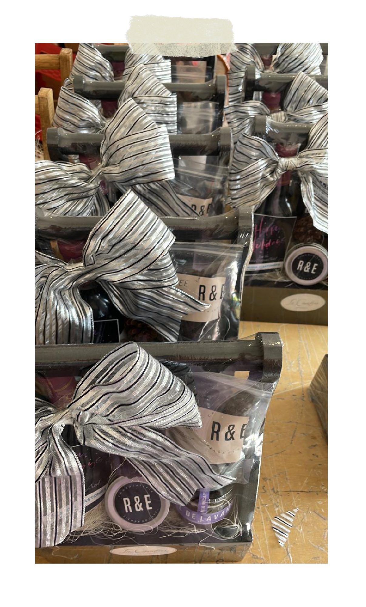 Arcones navideños originales para empresas La Canastería con productos mexicanos 