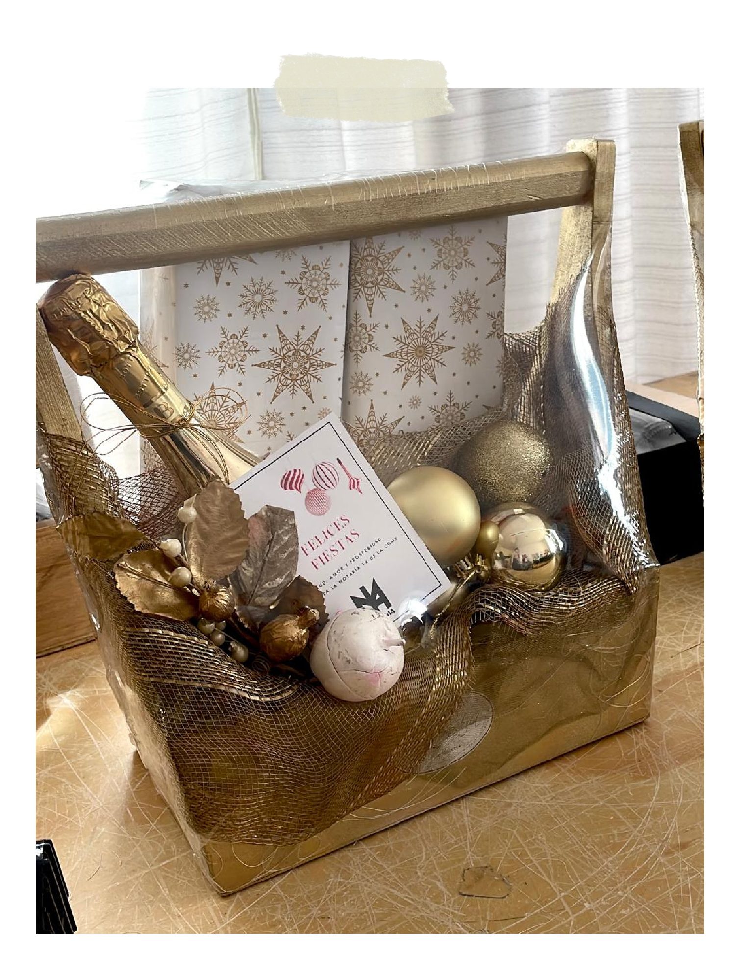 Arcones navideñs con vino espumoso bottega y decoración boutique de La Canastería