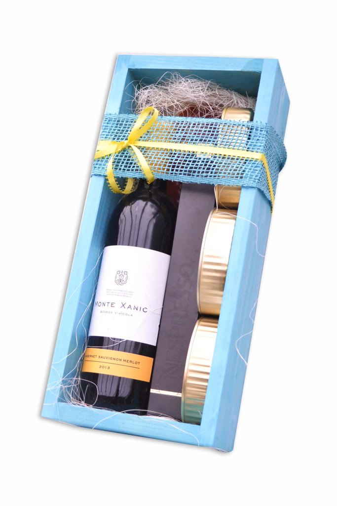 Cajas de regalo con arreglos de vino para mujer